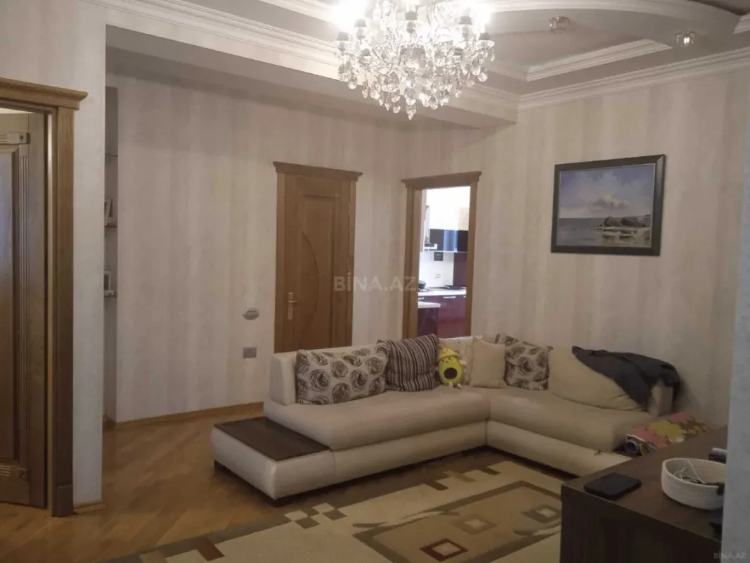 Satılır 5 otaqlı mənzil 165 m²