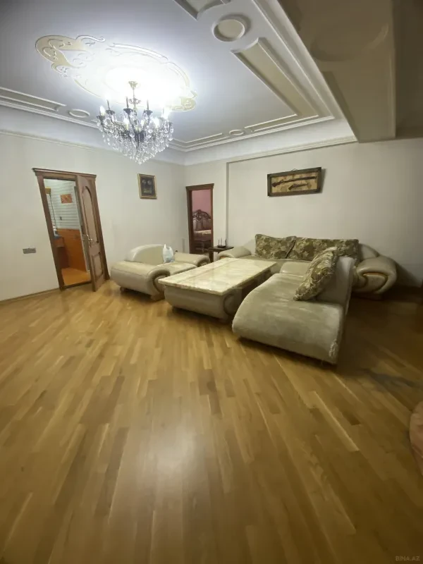 Kirayə verilir 3 otaqlı mənzil 145 m²
