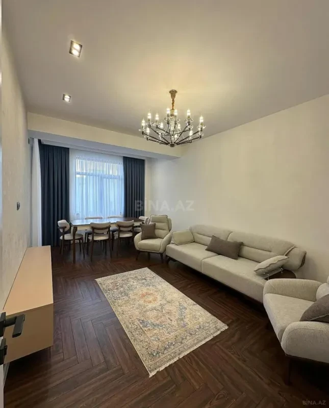 Kirayə verilir 2 otaqlı mənzil 77 m²