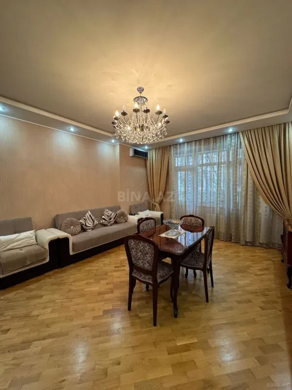 Satılır 2 otaqlı mənzil 93 m²