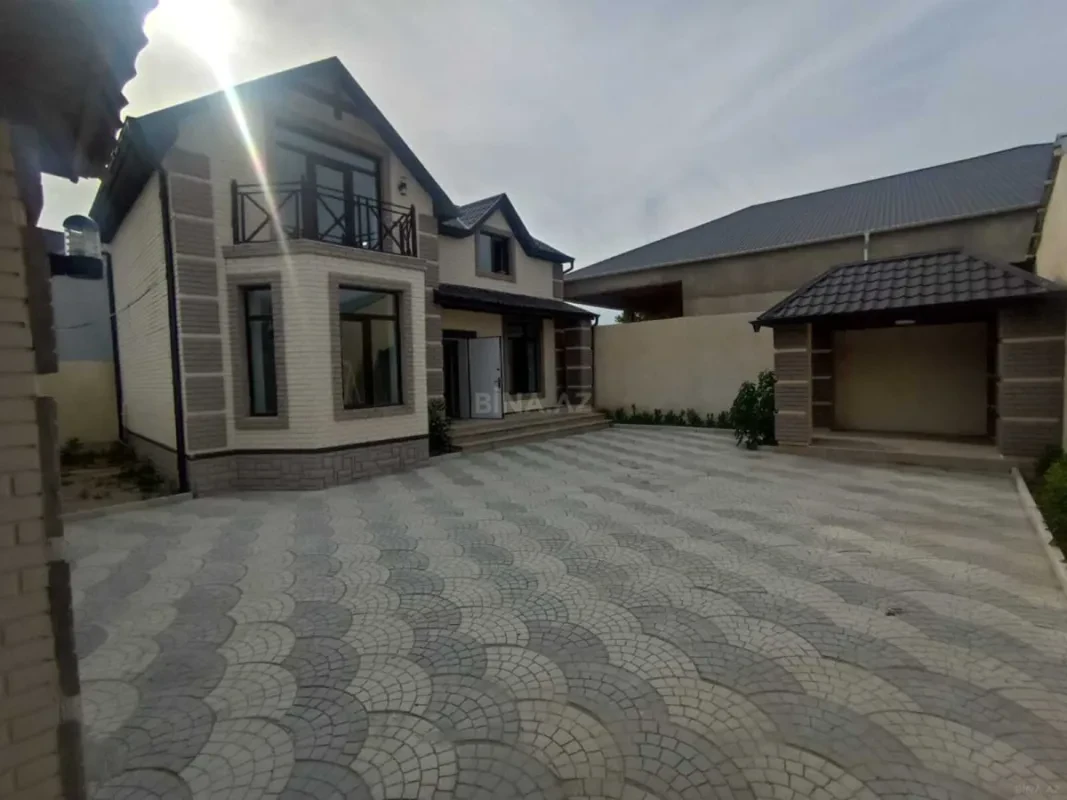 Satılır 4 otaqlı həyət evi 130 m²