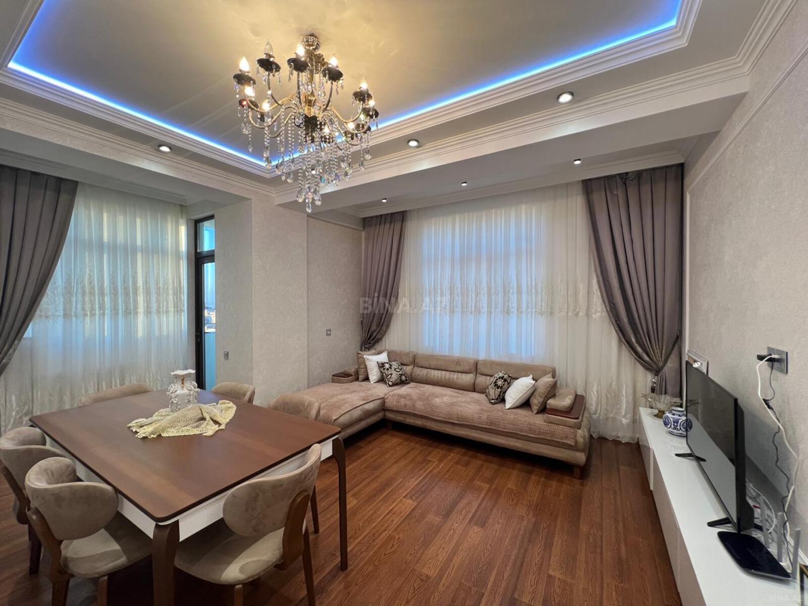 Satılır 3 otaqlı mənzil 115 m²