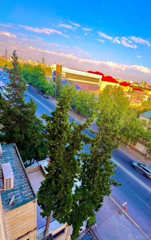 Satılır 3 otaqlı mənzil 150 m²