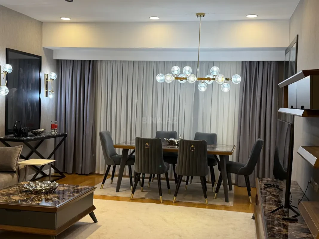 Kirayə verilir 3 otaqlı mənzil 180 m²