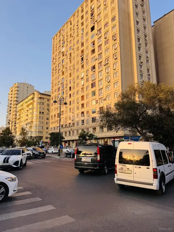 Satılır 4 otaqlı mənzil 90 m²
