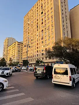 Satılır 4 otaqlı mənzil 90 m² — Bakı, İnşaatçılar 4 otaq 90.00 m²