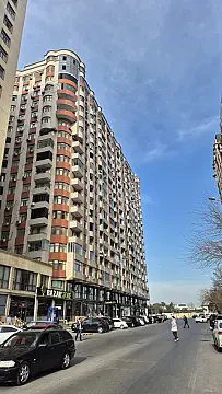 Satılır 4 otaqlı mənzil 185 m² — Bakı 4 otaq 185.00 m²
