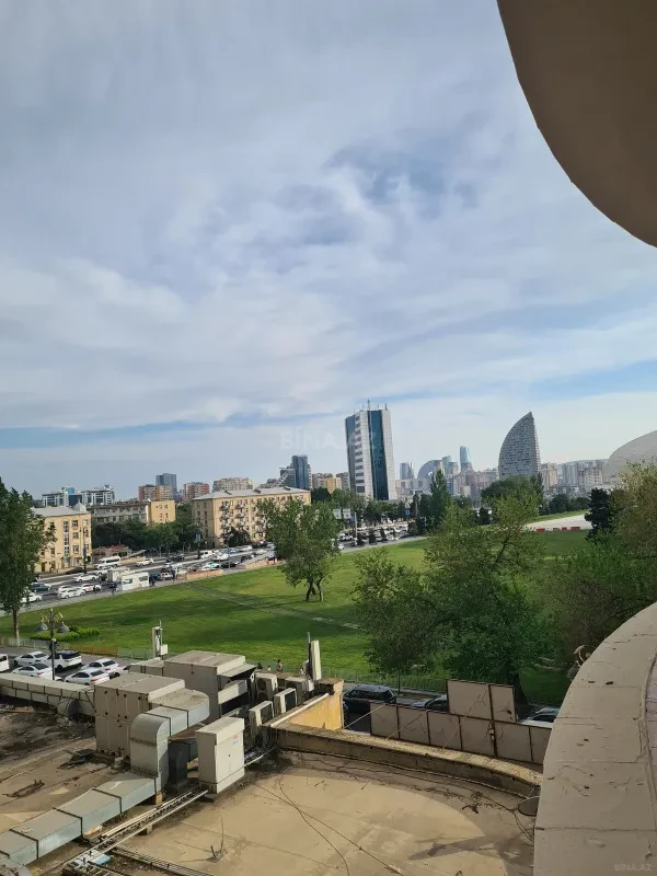 Kirayə verilir 2 otaqlı mənzil 90 m²