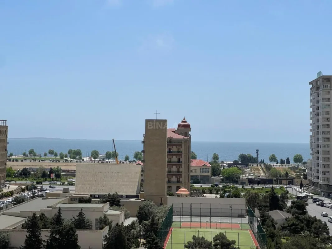 Satılır 4 otaqlı mənzil 185 m²