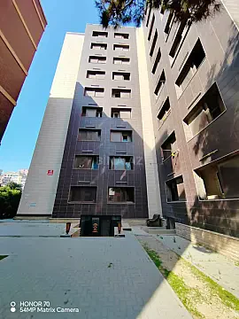 Satılır obyekt 200 m² — Bakı 200.00 m²