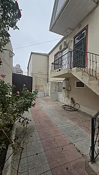 Satılır 7 otaqlı həyət evi 130 m² — Xırdalan 7 otaq 130.00 m²