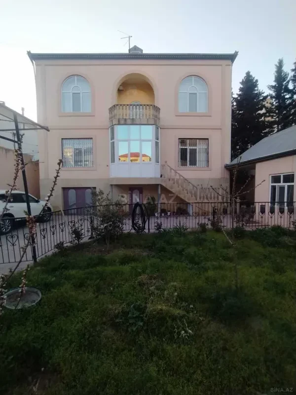 Satılır 6 otaqlı həyət evi 310 m²