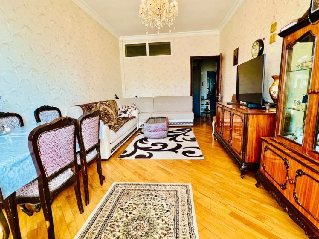 Satılır 2 otaqlı mənzil 78 m²