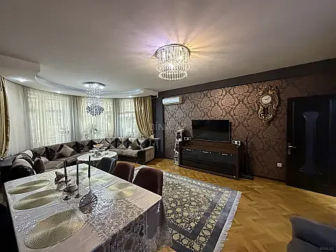 Satılır 3 otaqlı mənzil 130 m² — Bakı 3 otaq 130.00 m²