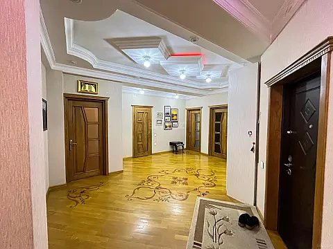 Satılır 4 otaqlı mənzil 161 m² — Bakı, Nərimanov 4 otaq 161.00 m²