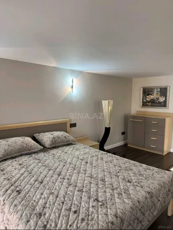 Satılır 2 otaqlı mənzil 70 m²