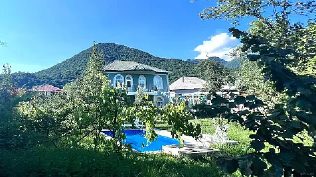 Kirayə verilir 5 otaqlı həyət evi 200 m² — Qəbələ 5 otaq 200.00 m²