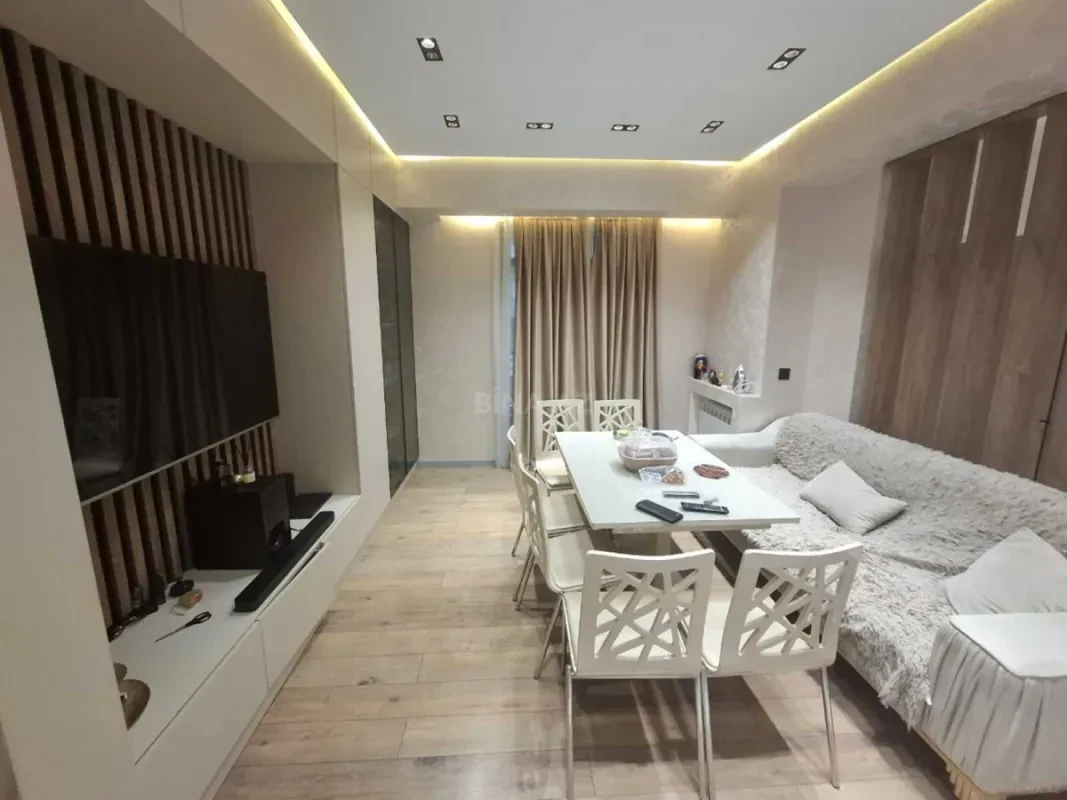 Satılır 2 otaqlı mənzil 64 m²