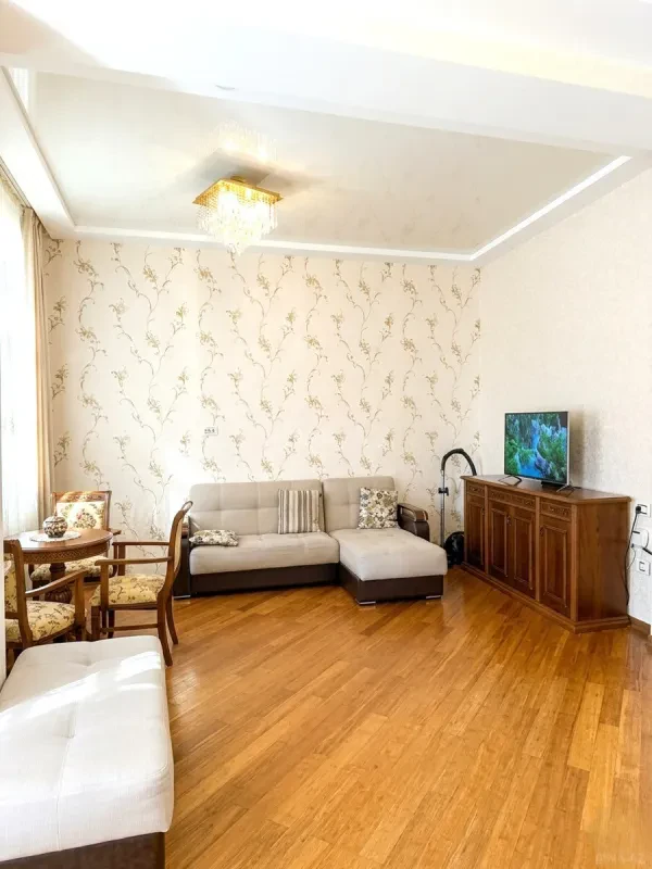 Satılır 2 otaqlı mənzil 85 m²