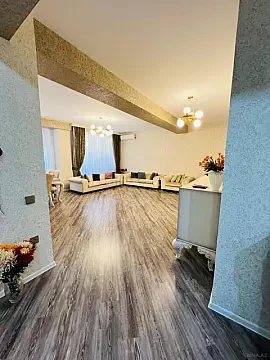 Satılır 4 otaqlı mənzil 200 m² — Bakı 4 otaq 200.00 m²