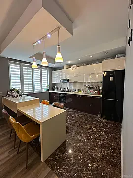 Satılır 8 otaqlı həyət evi 320 m² — Bakı, İnşaatçılar 8 otaq 320.00 m²