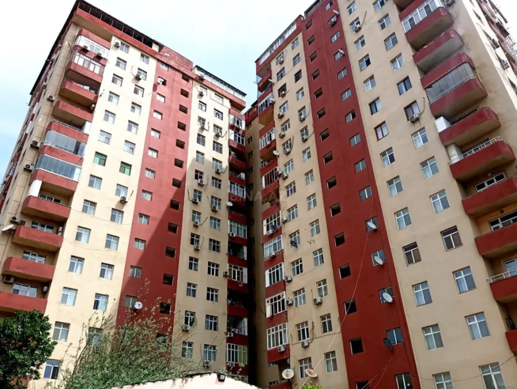 Satılır 3 otaqlı mənzil 115 m²
