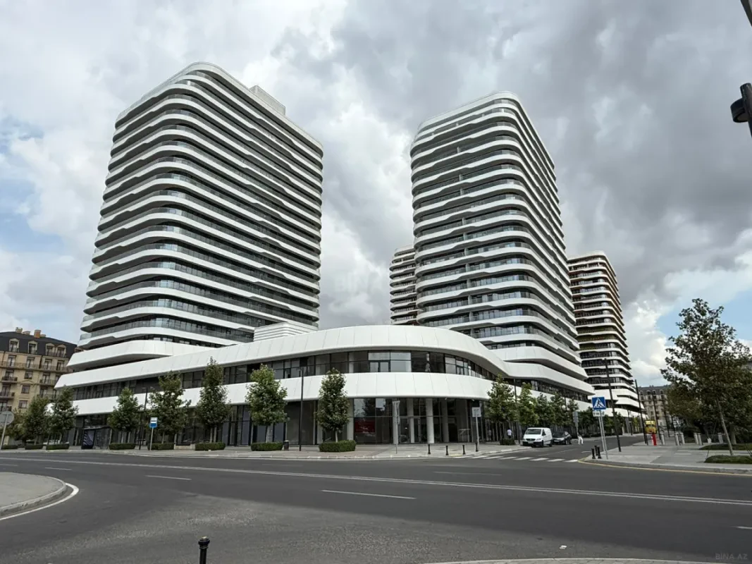 Kirayə verilir 4 otaqlı mənzil 220 m²