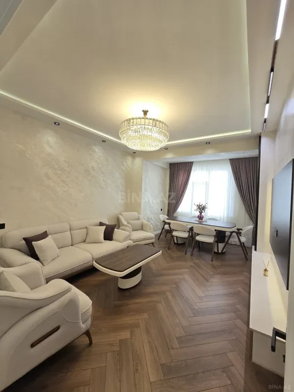 Satılır 3 otaqlı mənzil 105 m²