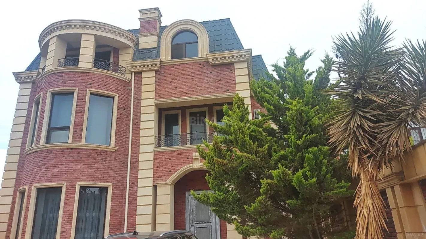 Satılır 5 otaqlı həyət evi 360 m²