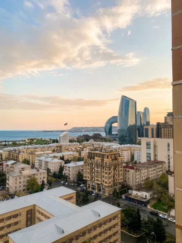 Kirayə verilir 3 otaqlı mənzil 130 m²