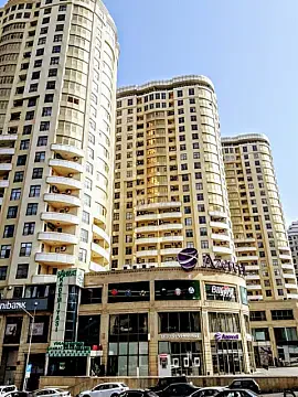 Kirayə verilir 4 otaqlı mənzil 175 m² — Bakı, Nizami 4 otaq 175.00 m²
