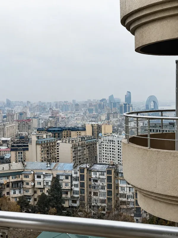 Satılır 3 otaqlı mənzil 150 m²