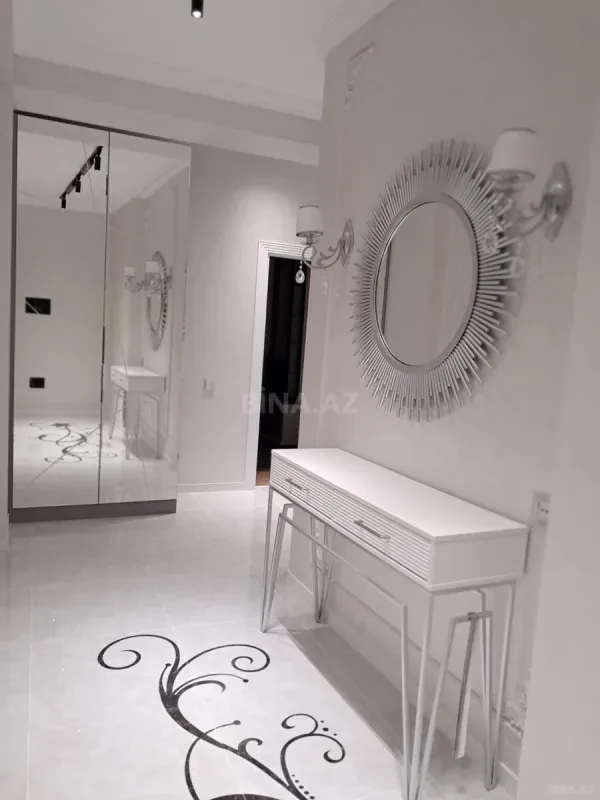 Kirayə verilir 3 otaqlı mənzil 108 m²