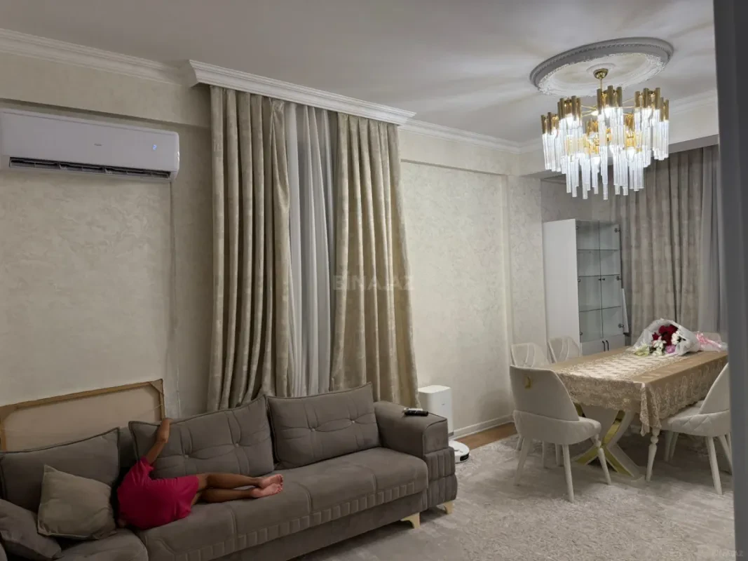 Kirayə verilir 3 otaqlı mənzil 140 m²