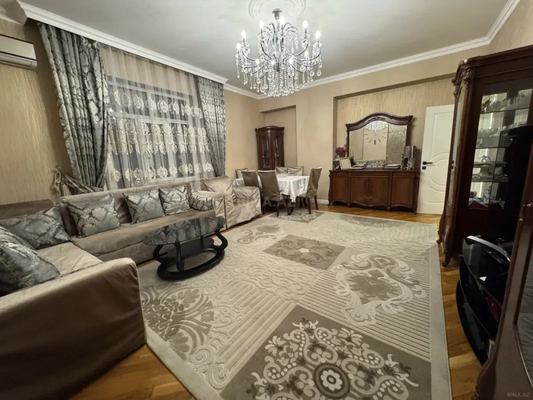Satılır 3 otaqlı mənzil 124 m²