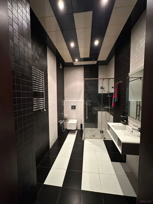 Satılır 3 otaqlı mənzil 156 m²