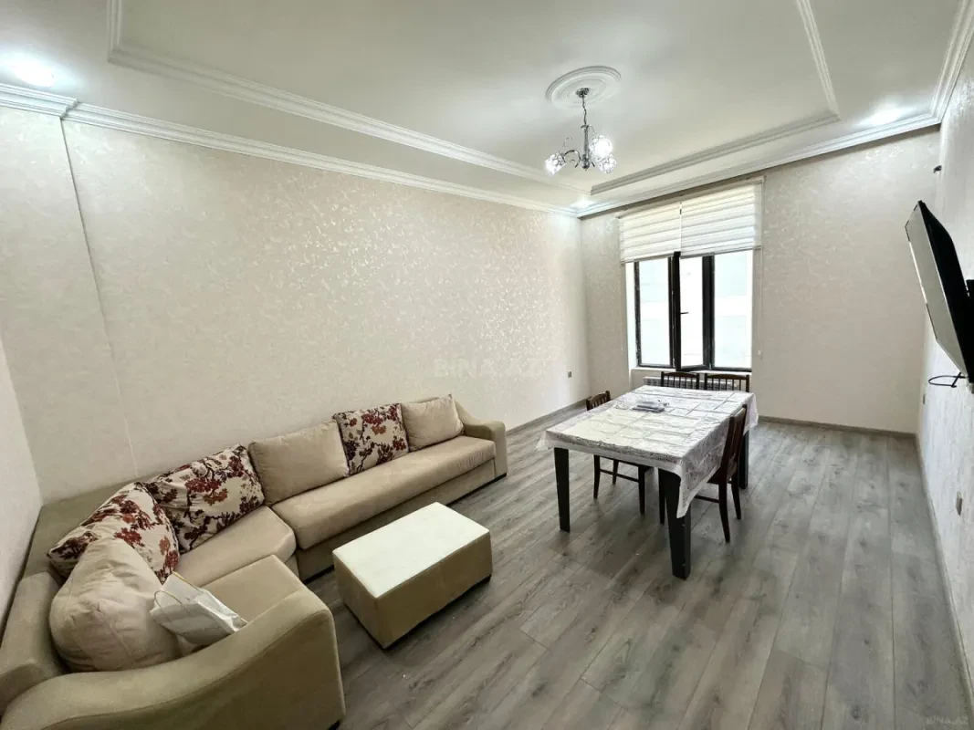 Kirayə verilir 2 otaqlı mənzil 80 m²