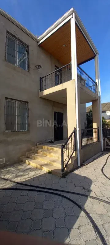Satılır 5 otaqlı həyət evi 180 m²