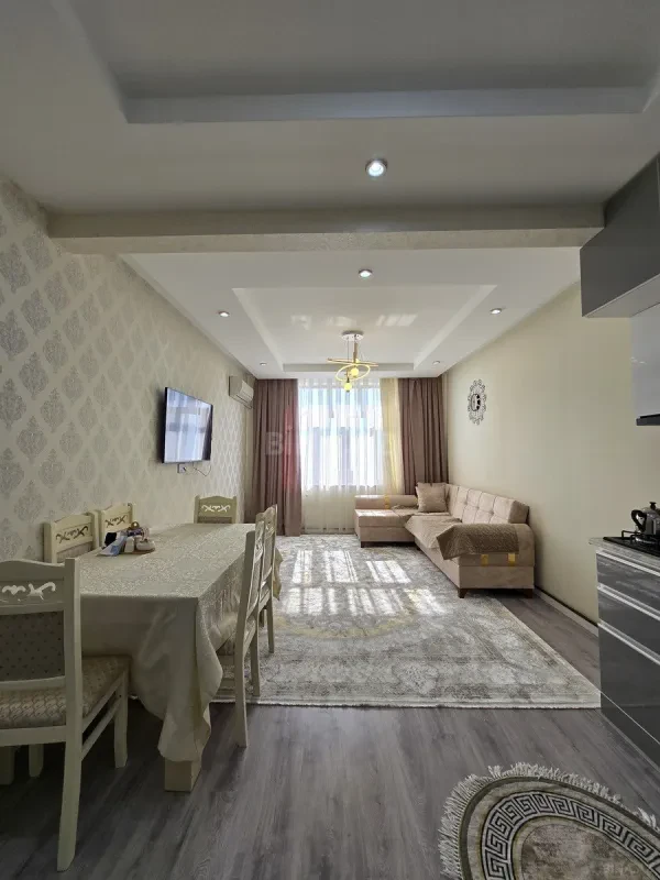 Satılır 2 otaqlı mənzil 81 m²