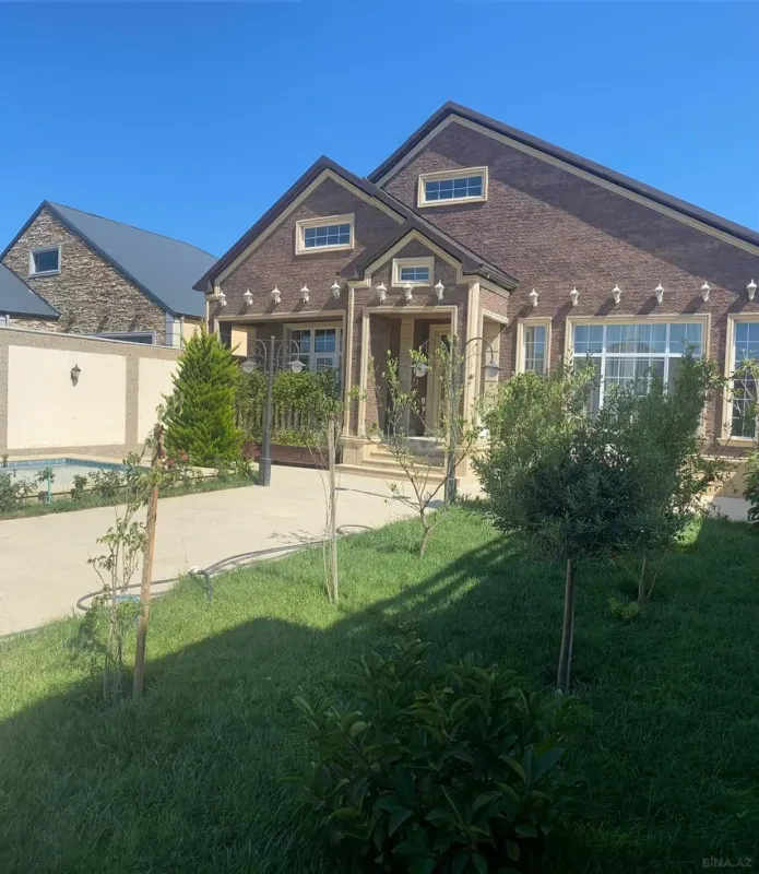 Satılır 4 otaqlı həyət evi 200 m²