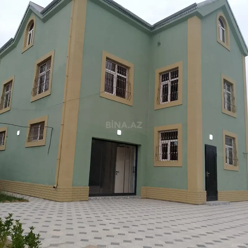 Satılır 6 otaqlı həyət evi 230 m²