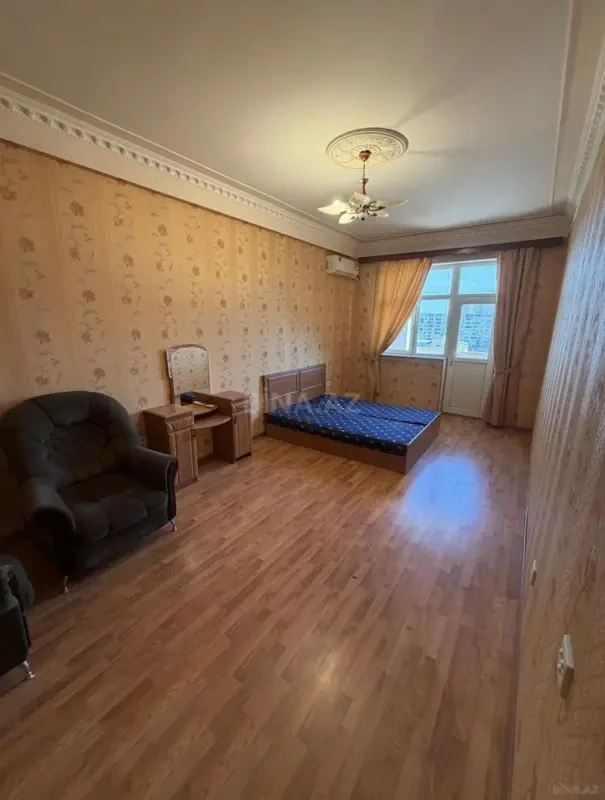 Satılır 3 otaqlı mənzil 112 m²