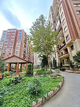 Satılır 4 otaqlı mənzil 180 m² — Bakı 4 otaq 180.00 m²
