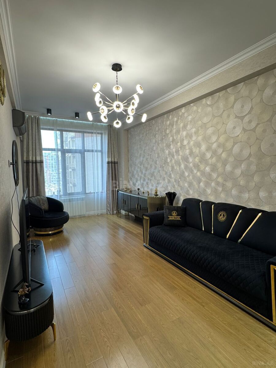 Satılır 3 otaqlı mənzil 145 m²