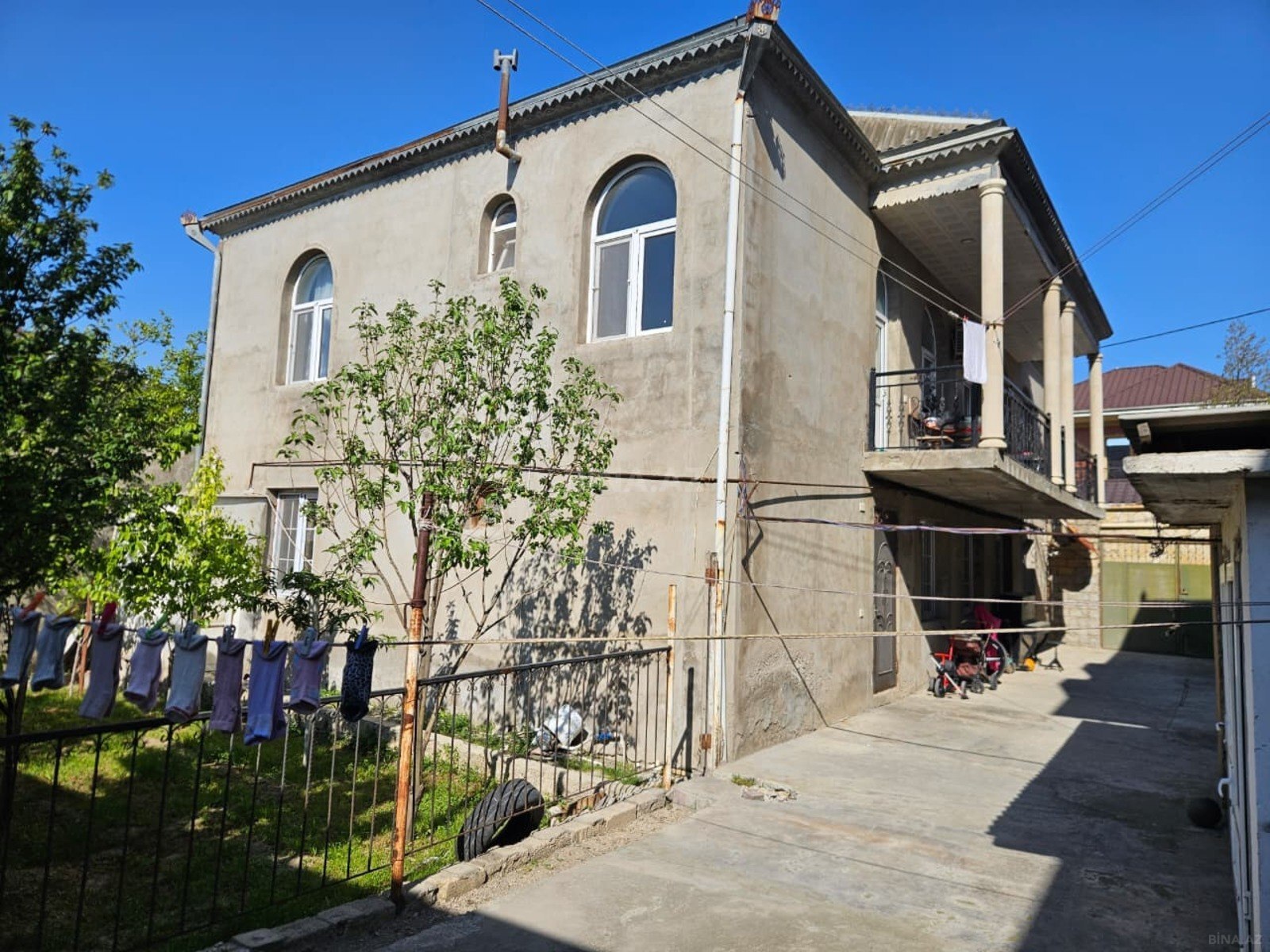 Satılır 8 otaqlı həyət evi 232 m²