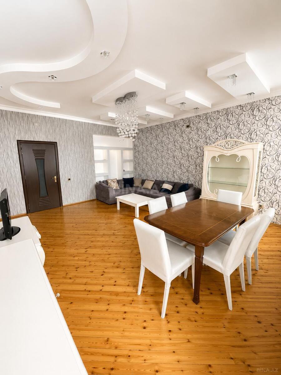 Satılır 3 otaqlı mənzil 120 m²