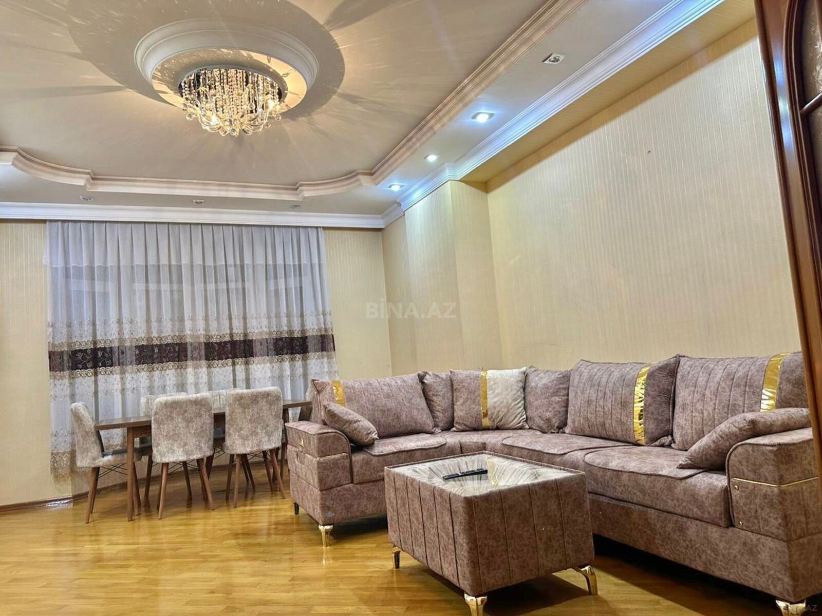 Kirayə verilir 3 otaqlı mənzil 120 m²