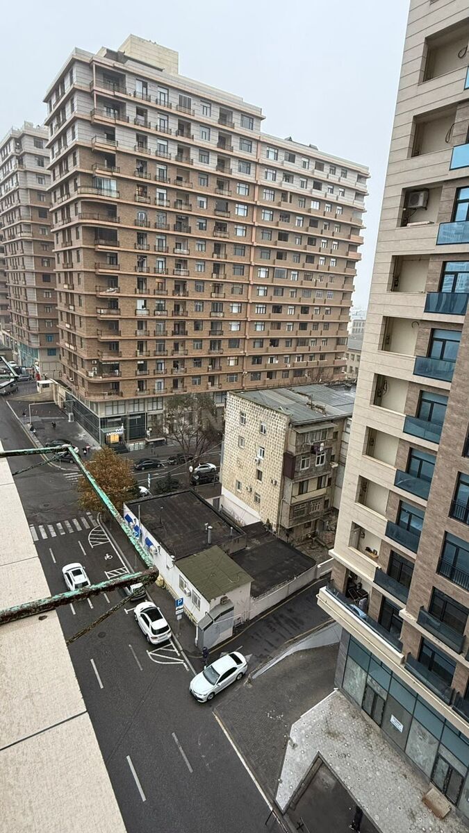Satılır 3 otaqlı mənzil 128 m²