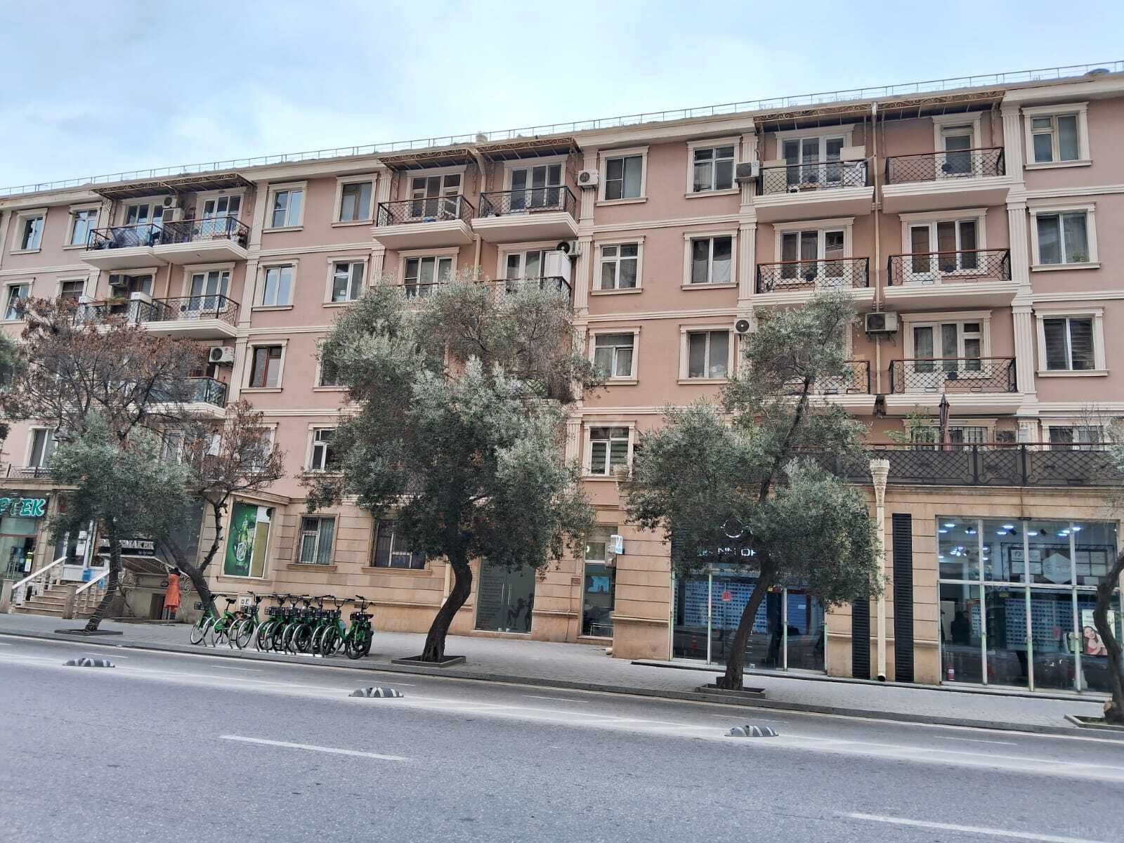 Satılır 3 otaqlı mənzil 85 m²