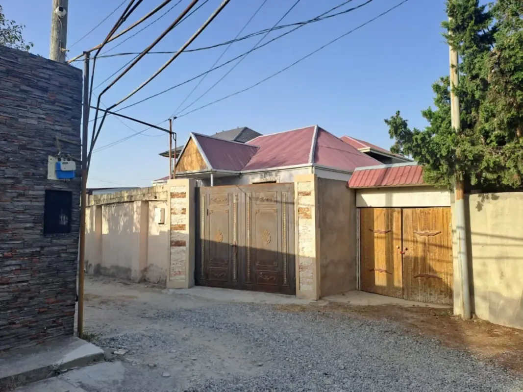 Satılır 3 otaqlı həyət evi 100 m²